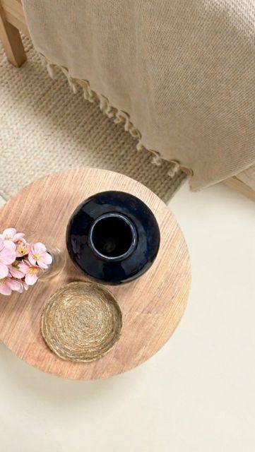 En NUDA creemos en lo auténtico. ✨
Cada proceso es único, cada cuidado es personal y cada gesto tiene su intención. No hay prisas, ni máquinas, ni artificios: solo nuestras manos, productos naturales y la conciencia de acompañar de verdad.
Eso es artesanía. Eso es NUDA 🤍