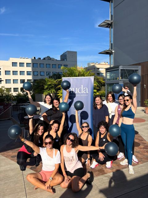 ¡No os imagináis que mañana más bonita hemos pasado! ✨
.
Gracias a todas las mujeres que hoy se han elegido, a sí mismas, y se han dedicado tiempo y autocuidado. Gracias por vuestra energía y las ganas de participar y entregaros a cada actividad.
.
Gracias a @laterrassadeleix por ofrecernos este precioso espacio, que es como un oasis en medio de la ciudad. 
.
Gracias a @espaibarre y a Clàudia por hacernos conectar con el cuerpo, de una manera tan dinámica, consciente y divertida con la actividad de Barre.
.
Gracias a @seshet_coaching por acompañarnos en una dinámica de presencia y consciencia sobre autostima y autocuidado. 
.
Gracias a Alina de #AleaCandles por enseñarnos el arte de las velas y darnos la oportunidad de crear una vela con piedras y hierbas.
.
¡Ya estamos preparando el próximo! ✨🤍